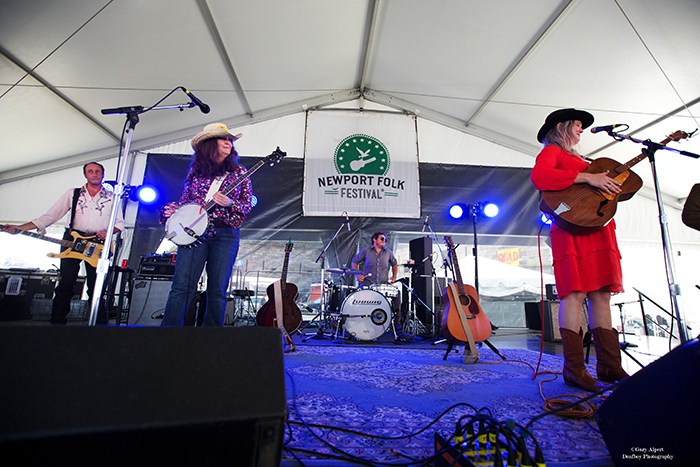 freakwaternewportfolk-festival-2016-15